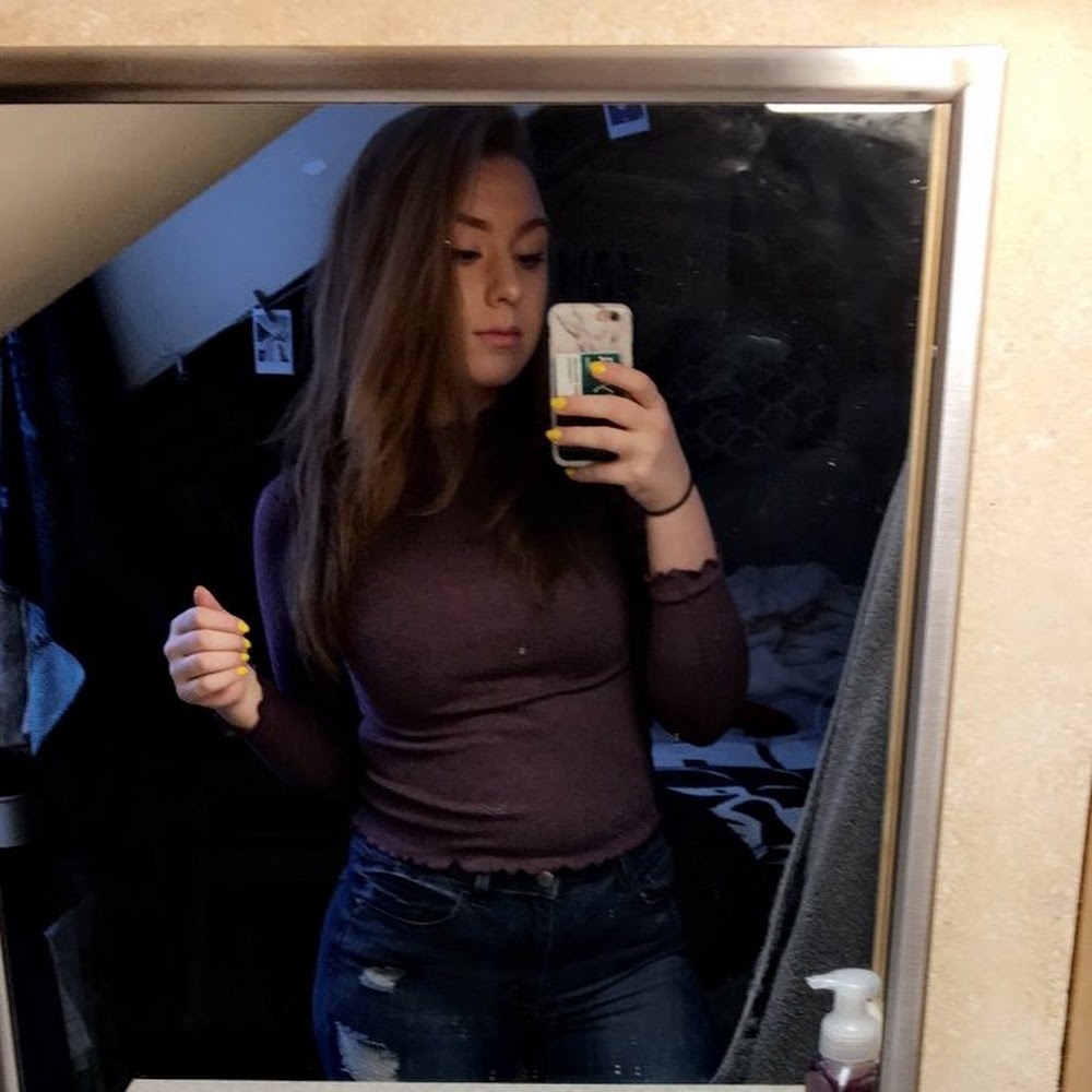 Meet your Posher, Alyssa